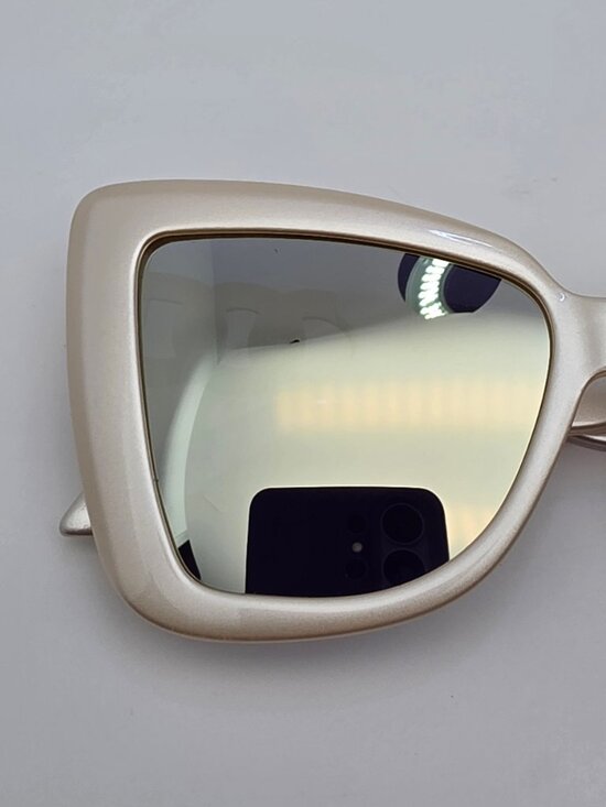 Quay Australia Chain Reaction Pearl Frame Gold Mirror Lens Cat Eye Sunglasses main image 2